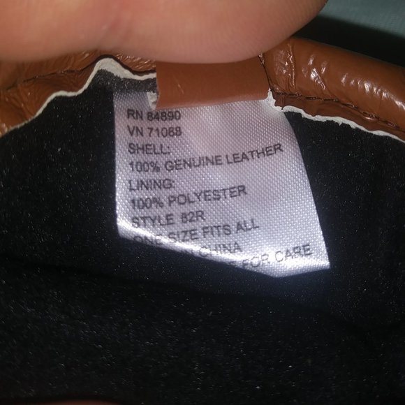 New.. Women's Leather Gloves. Style: B2R , RN 84890 VN70188. One Size, - Picture 3 of 3